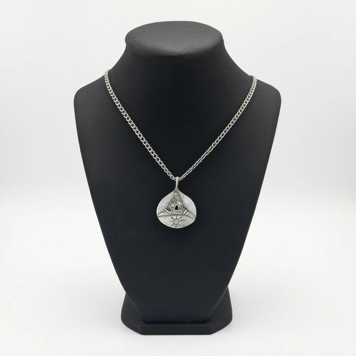 Trigonolito Pendant on 3.5mm Cuban Links Chain Urban Style