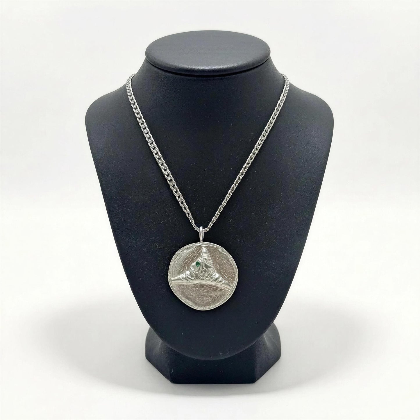 Trigonolito Pendant on 3.5mm Cuban Links Chain Urban Style