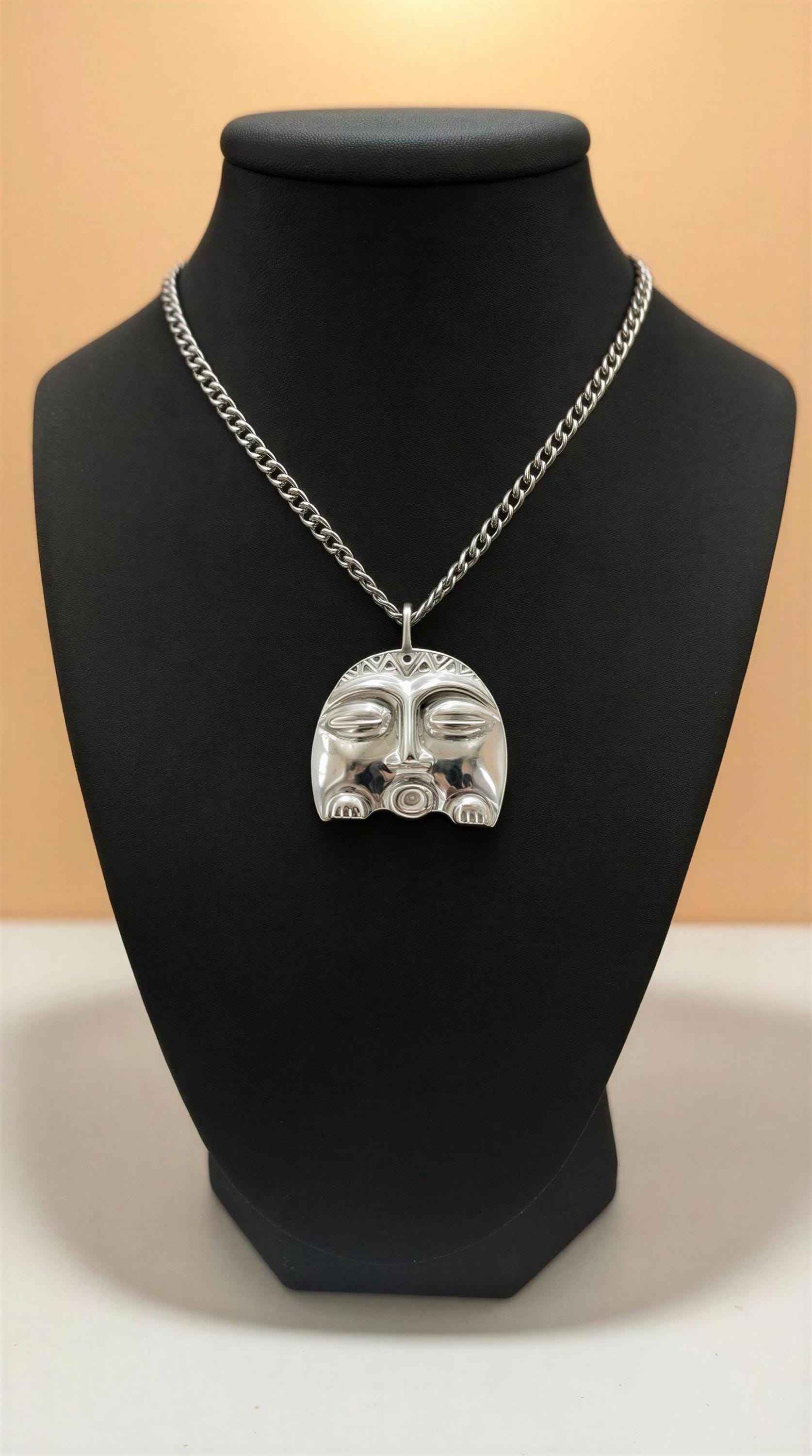 Diosa Luna Moon Goddess Pendant Hand-Cast Amulet on 3.5m Cuban Links Chain