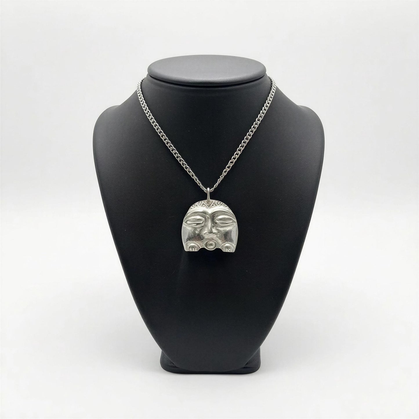 Diosa Luna Moon Goddess Pendant Hand-Cast Amulet on 3.5m Cuban Links Chain
