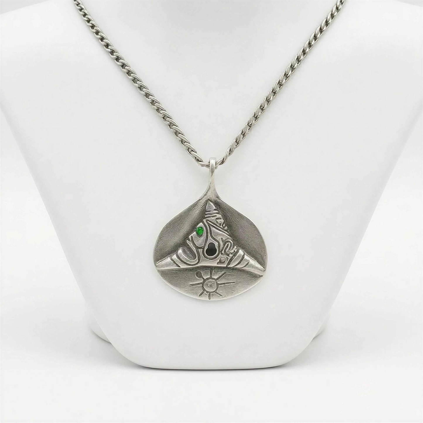 Stylish Handcrafted Trigonolito Pendant on 3.5mm Cuban Links Chain