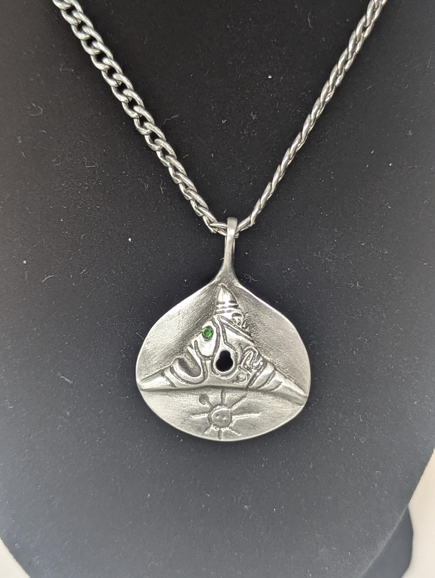 Stylish Handcrafted Trigonolito Pendant on 3.5mm Cuban Links Chain