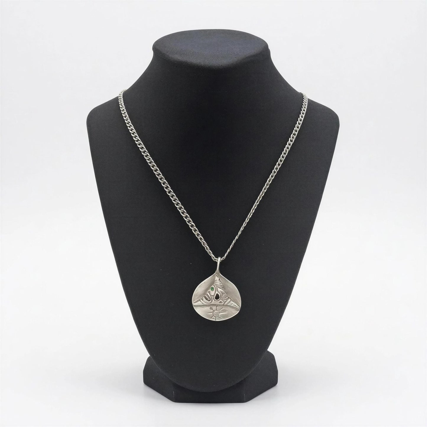 Stylish Handcrafted Trigonolito Pendant on 3.5mm Cuban Links Chain