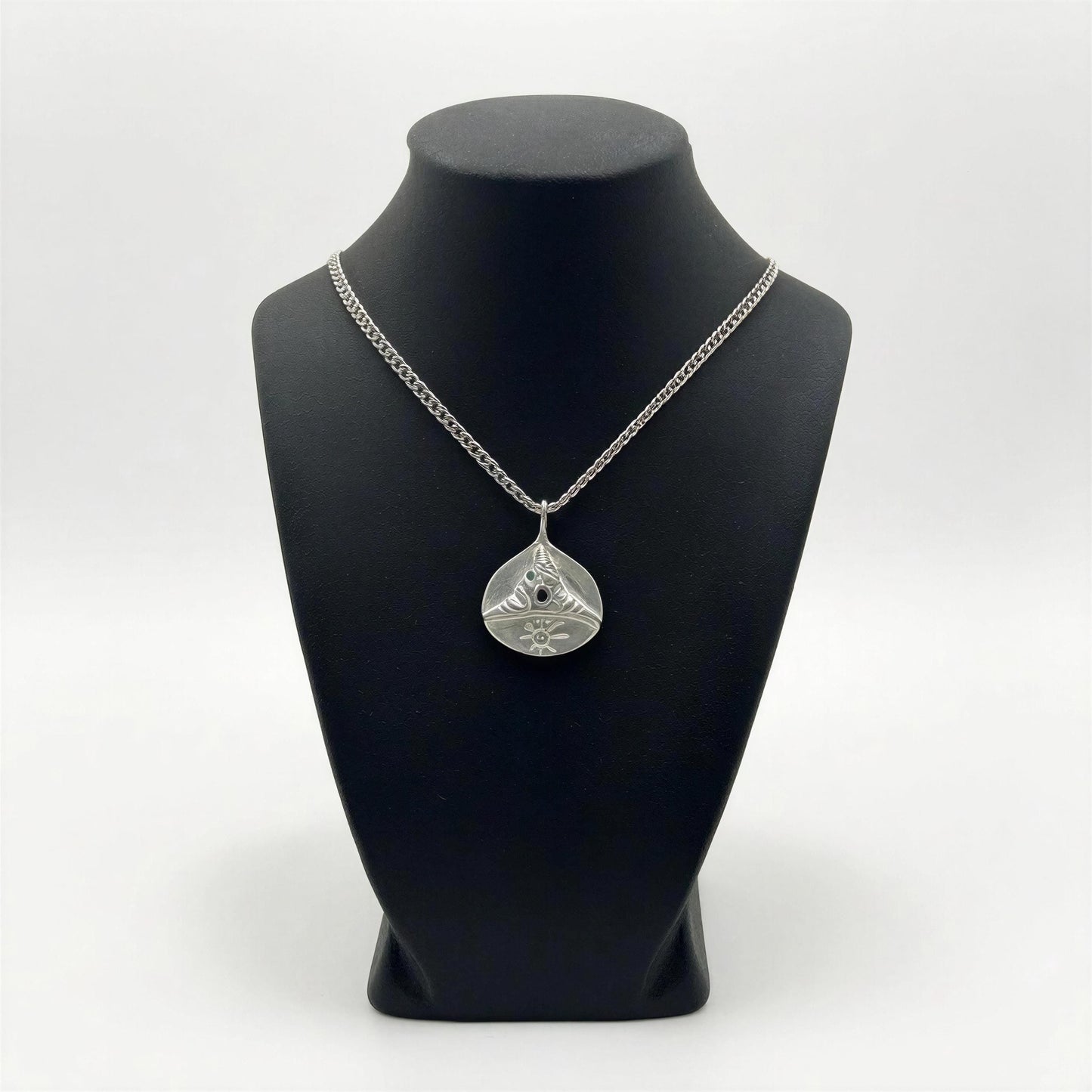 Stylish Handcrafted Trigonolito Pendant on 3.5mm Cuban Links Chain