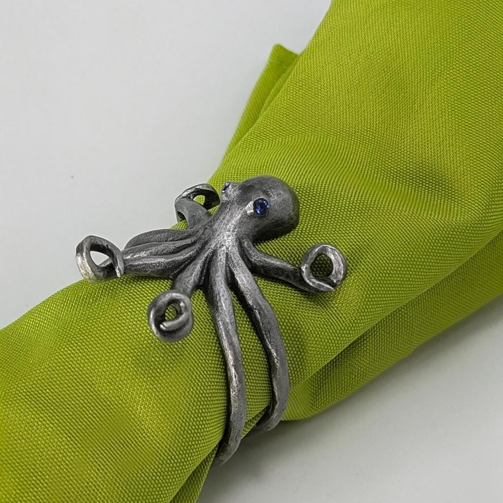 Encantadores sujetaservilletas ajustables de peltre con forma de pulpo - Juego de 4 para decoración de mesa