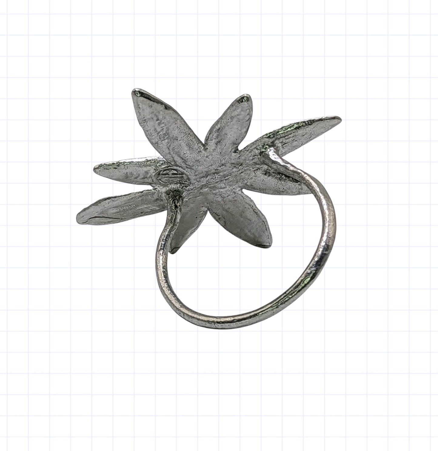 Juego de 4 servilleteros de peltre con diseño de salvia, inspirados en la naturaleza.