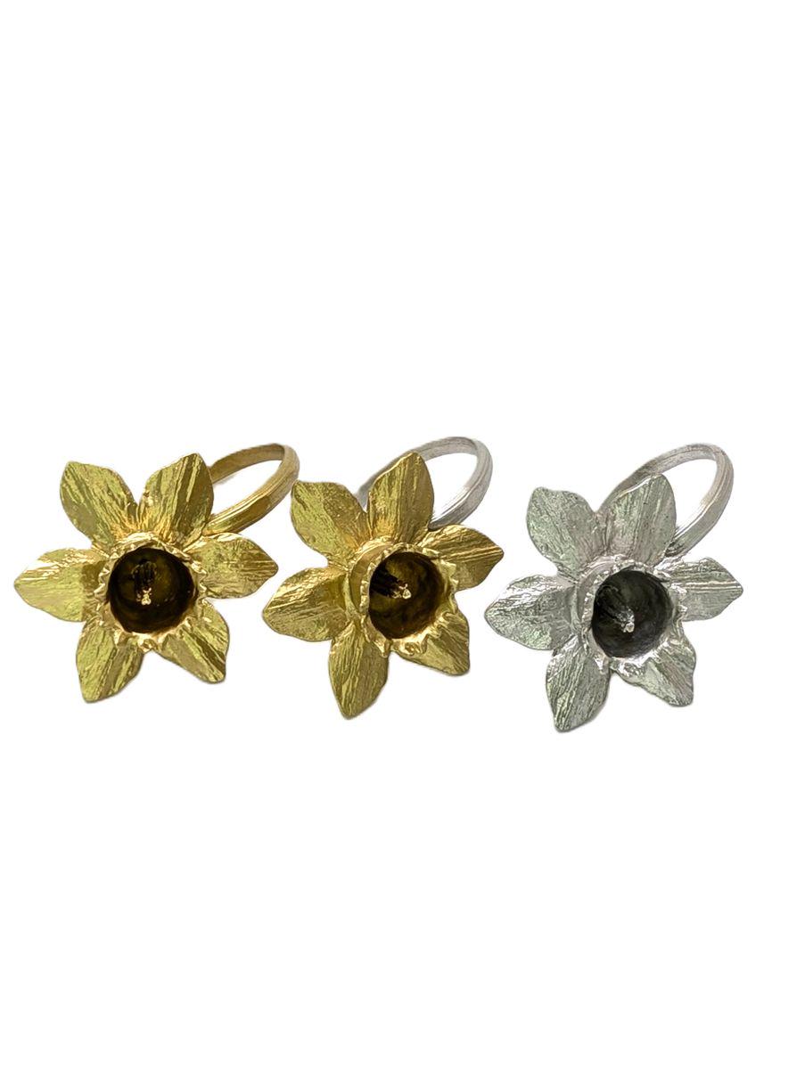 Handcrafted Daffodil Pewter Napkin Ring, Set of 4, Inspired by Nature, Elegant Table Decor