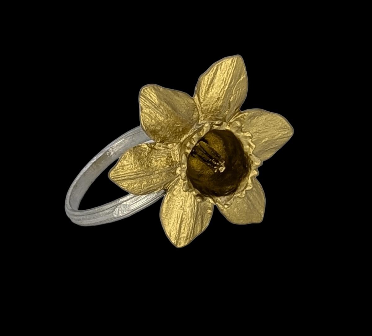 Handcrafted Daffodil Pewter Napkin Ring, Set of 4, Inspired by Nature, Elegant Table Decor