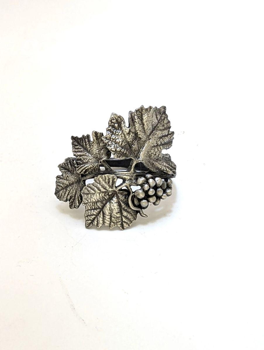Artisanal Pewter Grapevine Napkin Ring, Luxury Vineyard Table Decor, Hostess Gift for Wine Lovers, Set of 4