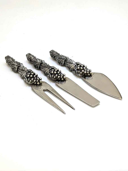 Handcrafted Grapes Hostess Cheese Set, Inspired by Nature, Wine Lovers Gift