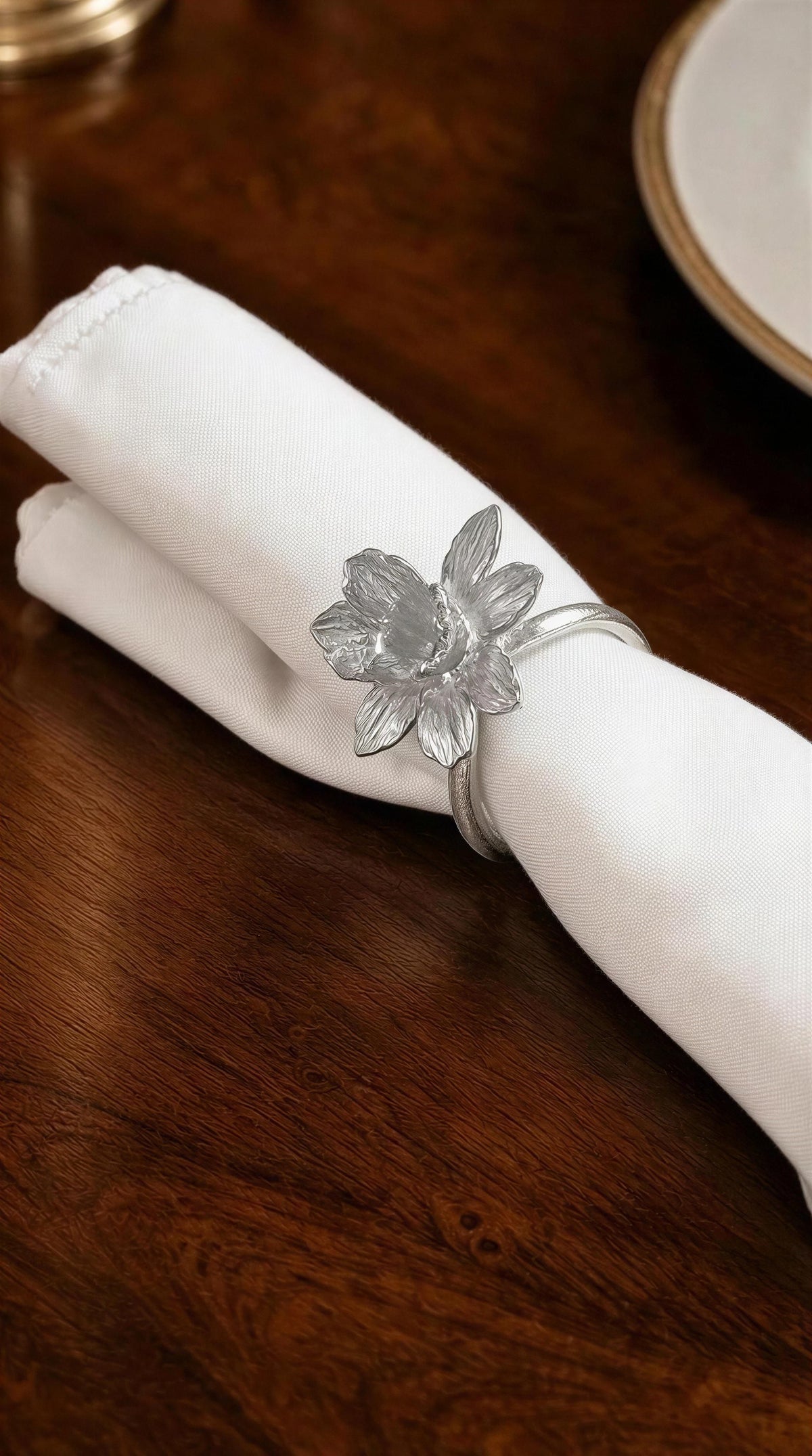 Handcrafted Daffodil Pewter Napkin Ring, Set of 4, Inspired by Nature, Elegant Table Decor