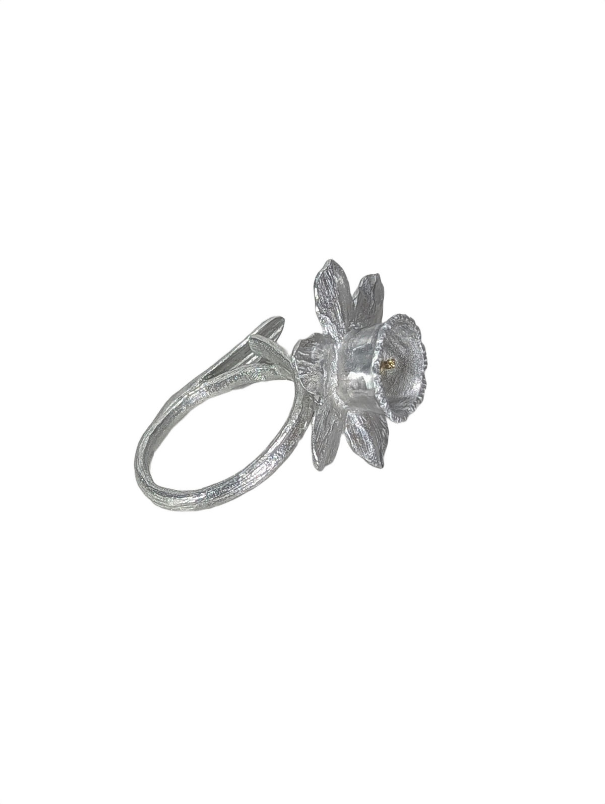Handcrafted Daffodil Pewter Napkin Ring, Set of 4, Inspired by Nature, Elegant Table Decor