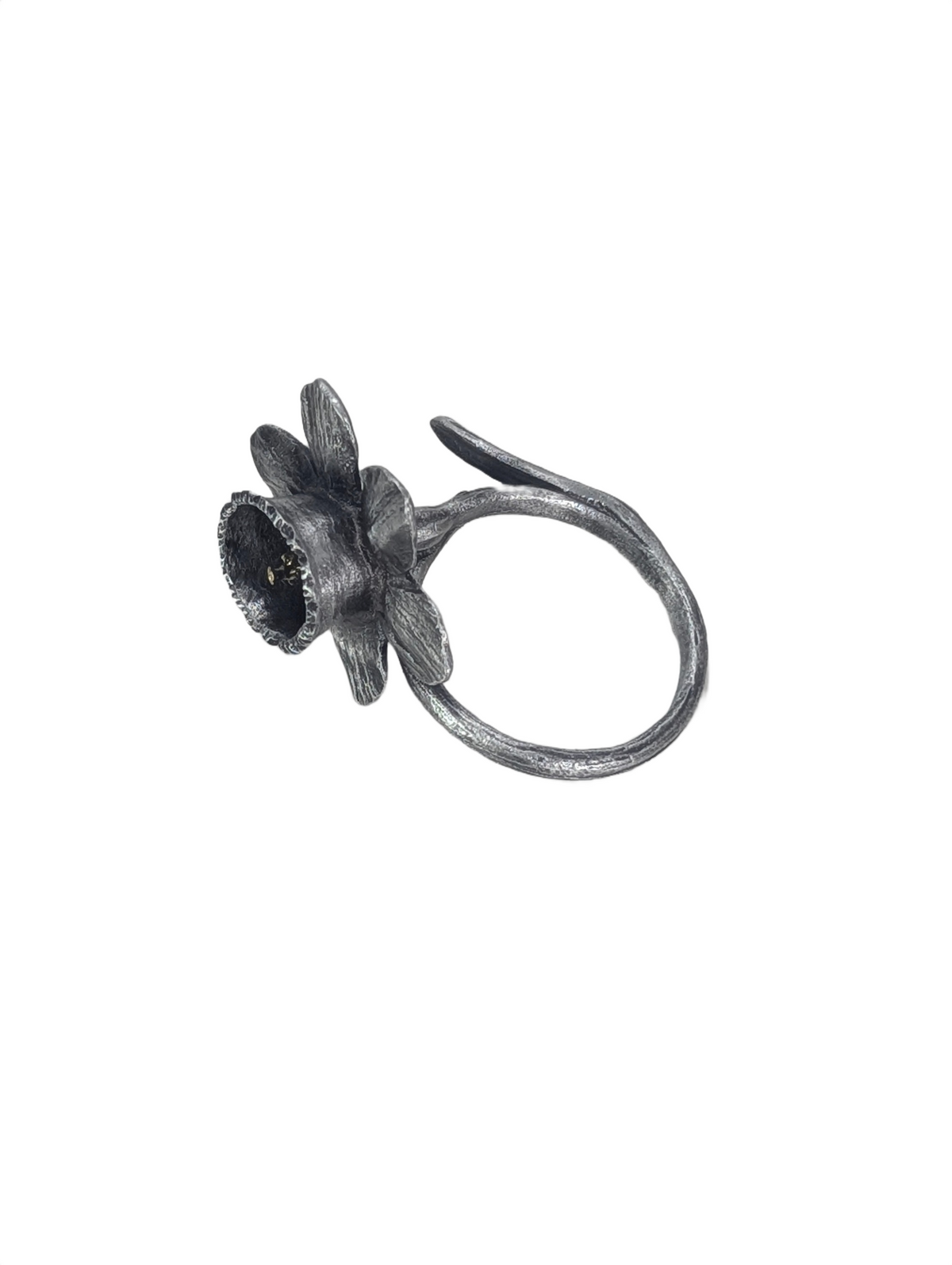 Handcrafted Daffodil Pewter Napkin Ring, Set of 4, Inspired by Nature, Elegant Table Decor