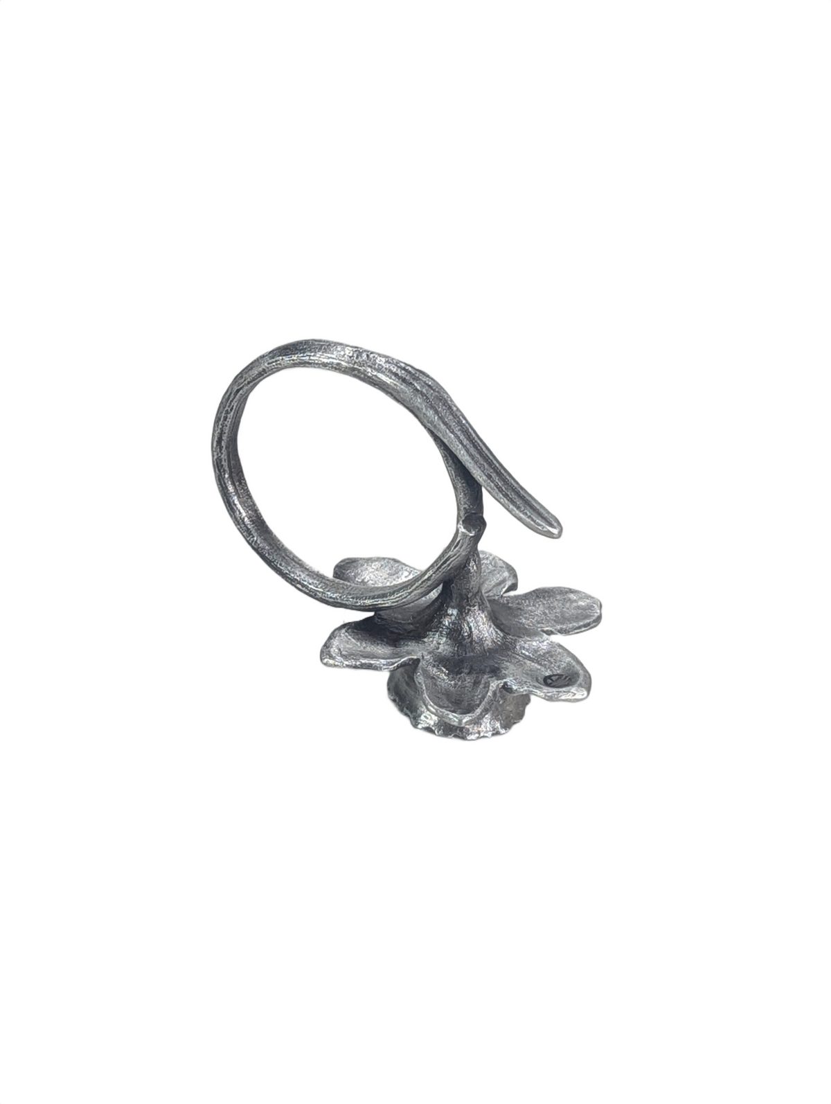 Handcrafted Daffodil Pewter Napkin Ring, Set of 4, Inspired by Nature, Elegant Table Decor