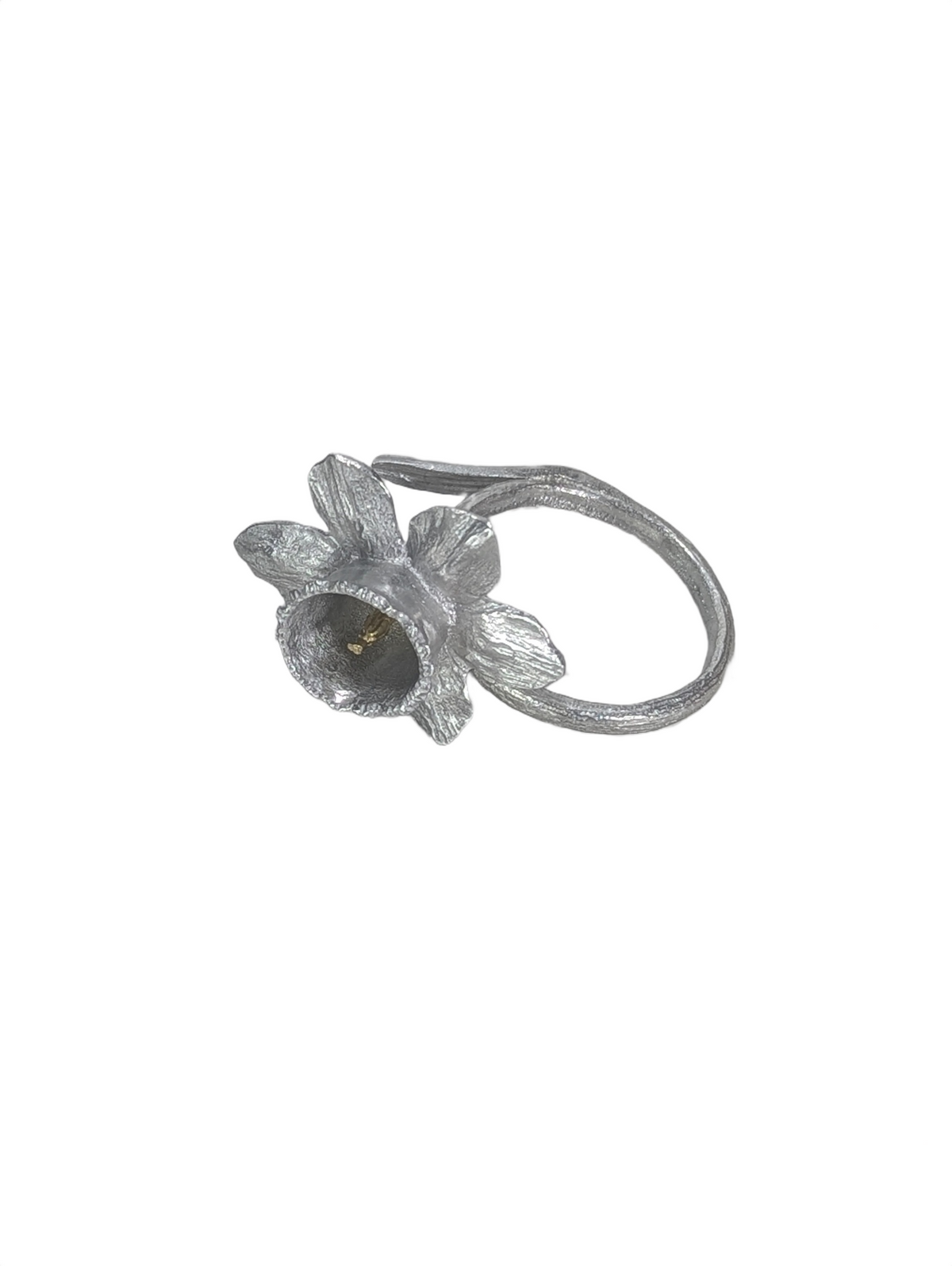 Handcrafted Daffodil Pewter Napkin Ring, Set of 4, Inspired by Nature, Elegant Table Decor